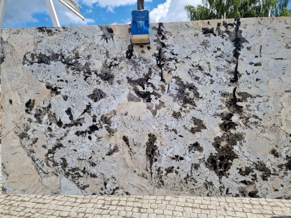 Alpinus White